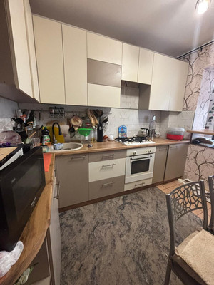 Продам трехкомнатную (3-комн.) квартиру, Чудовская ул, 2А, Великий Новгород г