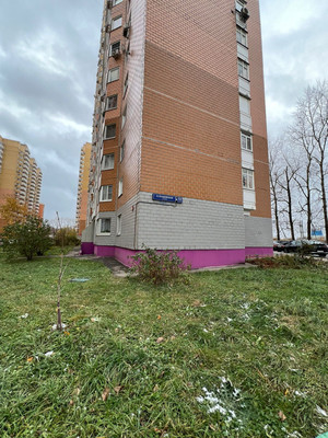 Продам трехкомнатную (3-комн.) квартиру, Большая Очаковская ул, 12к3, Москва г