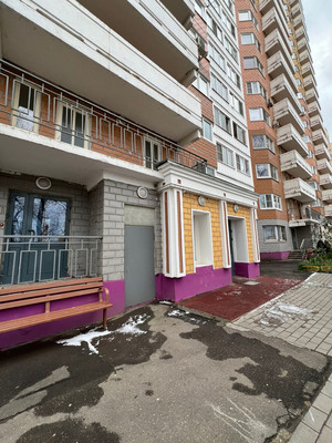 Продам трехкомнатную (3-комн.) квартиру, Большая Очаковская ул, 12к3, Москва г