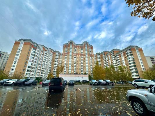 Продам трехкомнатную (3-комн.) квартиру, Богданова ул, , 6к1, Москва г