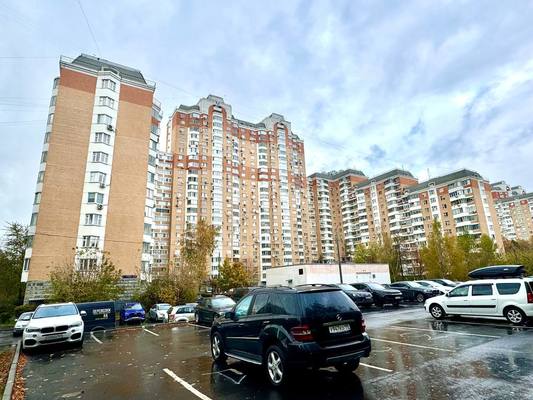 Продам трехкомнатную (3-комн.) квартиру, Богданова ул, , 6к1, Москва г