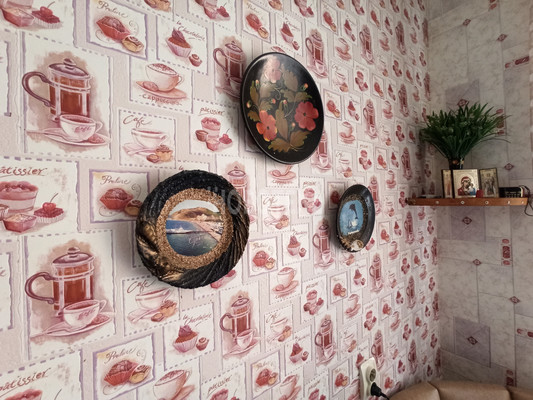 Продам трехкомнатную (3-комн.) квартиру, Карла Либкнехта ул, 19а, Крымск г