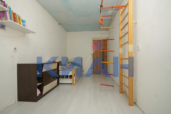 Продам двухкомнатную (2-комн.) квартиру, Карбышева ул, 32, Красноярск г