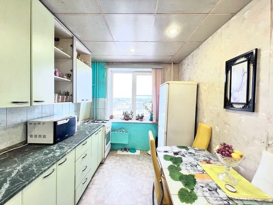 Продам многокомнатную квартиру, Луганская ул, 62, Киров г