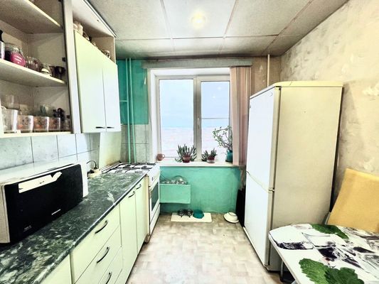 Продам многокомнатную квартиру, Луганская ул, 62, Киров г