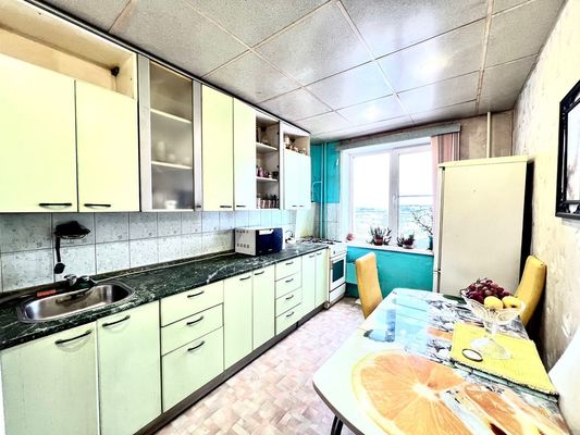 Продам многокомнатную квартиру, Луганская ул, 62, Киров г