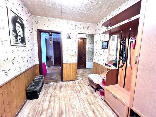 Продам многокомнатную квартиру, Луганская ул, 62, Киров г