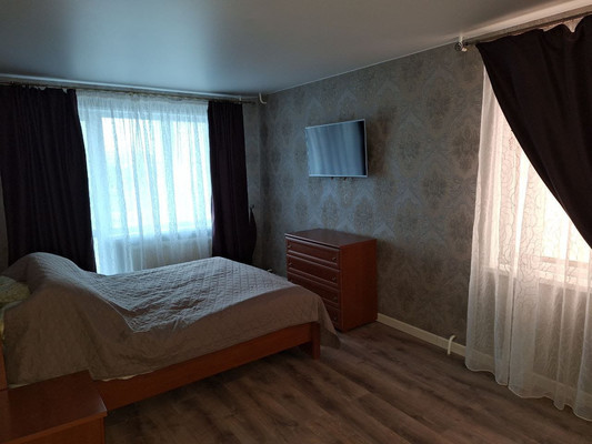 Продам трехкомнатную (3-комн.) квартиру, Старостина ул, 35, Мурманск г