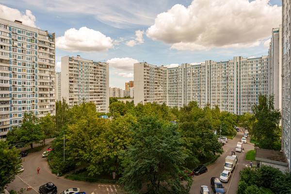 Продам трехкомнатную (3-комн.) квартиру, Осенний б-р, 6, Москва г