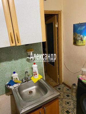 Продам комнату в 4-комн. квартире, Трудящихся б-р, 28, Колпино г