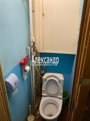 Продам комнату в 4-комн. квартире, Трудящихся б-р, 28, Колпино г