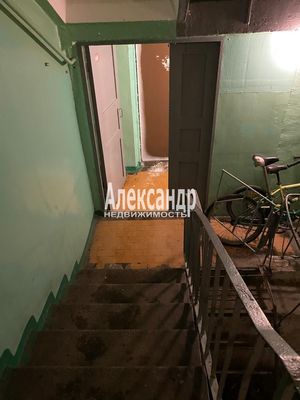 Продам комнату в 4-комн. квартире, Трудящихся б-р, 28, Колпино г