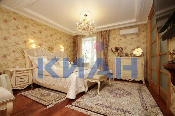 Продам многокомнатную квартиру, Ады Лебедевой ул, 66, Красноярск г