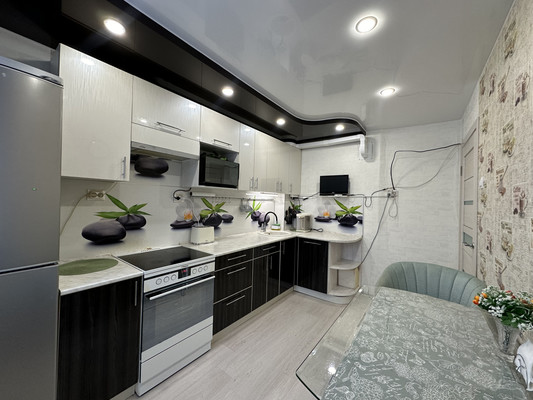Продам трехкомнатную (3-комн.) квартиру, Блюхера ул, 32, Киров г