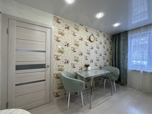Продам трехкомнатную (3-комн.) квартиру, Блюхера ул, 32, Киров г