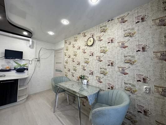 Продам трехкомнатную (3-комн.) квартиру, Блюхера ул, 32, Киров г