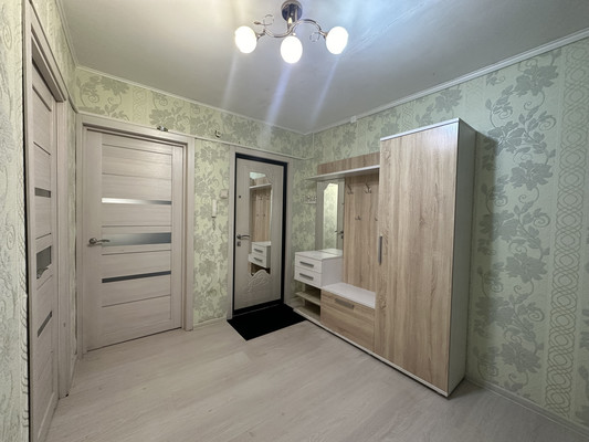 Продам трехкомнатную (3-комн.) квартиру, Блюхера ул, 32, Киров г