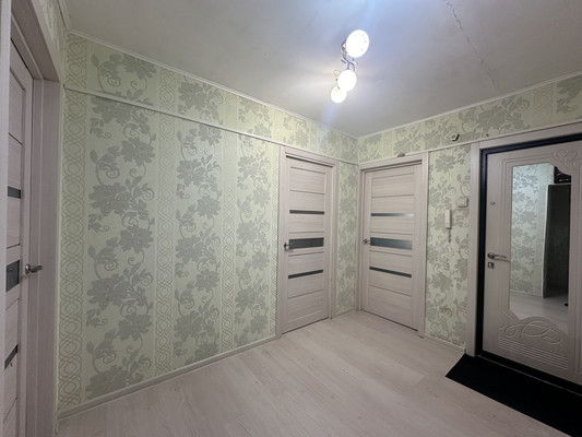 Продам трехкомнатную (3-комн.) квартиру, Блюхера ул, 32, Киров г