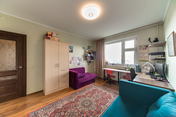 Продам трехкомнатную (3-комн.) квартиру, Мельникова пр-кт, 19, Химки г