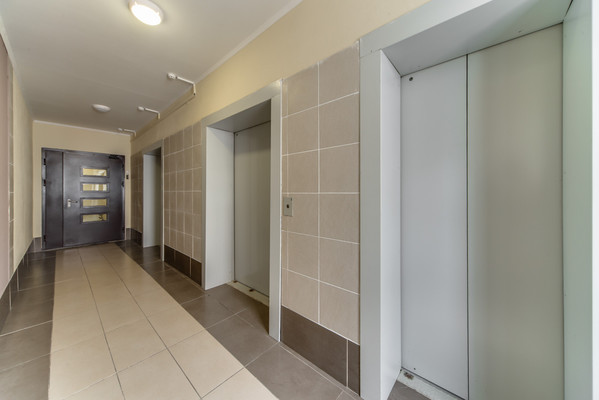 Продам трехкомнатную (3-комн.) квартиру, Мельникова пр-кт, 19, Химки г