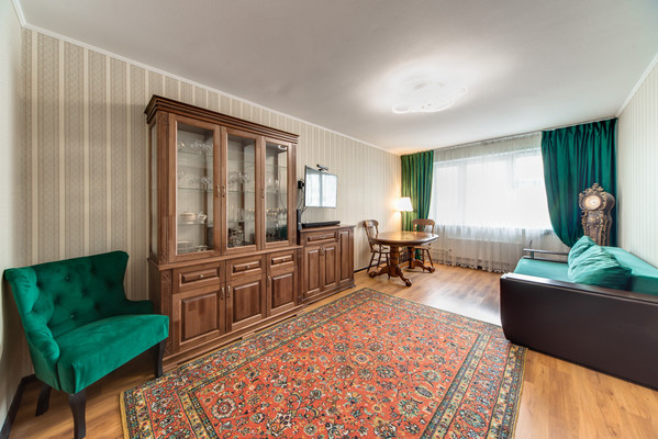 Продам трехкомнатную (3-комн.) квартиру, Мельникова пр-кт, 19, Химки г