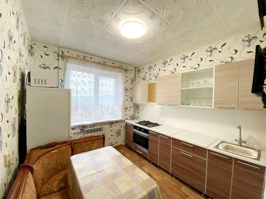 Продам трехкомнатную (3-комн.) квартиру, Глазунова ул, 6, Пенза г