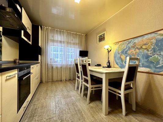 Продам трехкомнатную (3-комн.) квартиру, Свободы ул, 133а, Киров г