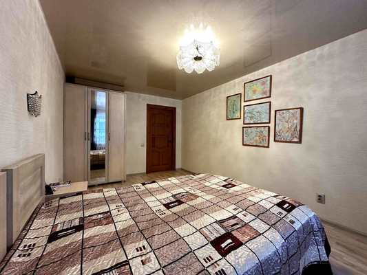 Продам трехкомнатную (3-комн.) квартиру, Свободы ул, 133а, Киров г