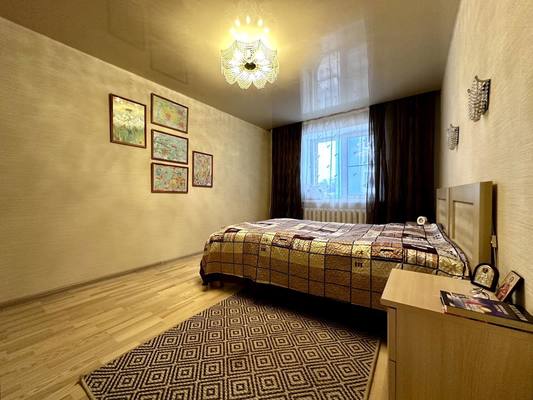 Продам трехкомнатную (3-комн.) квартиру, Свободы ул, 133а, Киров г