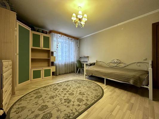 Продам трехкомнатную (3-комн.) квартиру, Свободы ул, 133а, Киров г