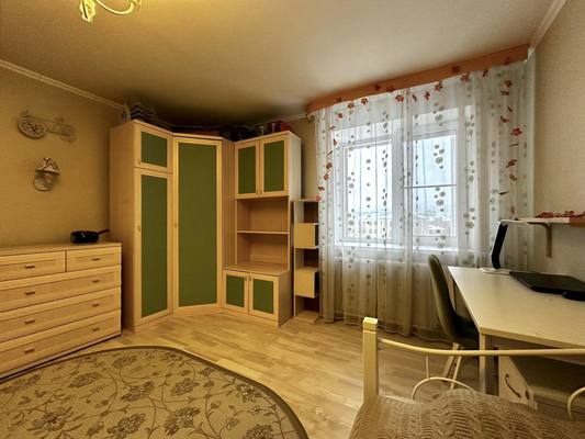 Продам трехкомнатную (3-комн.) квартиру, Свободы ул, 133а, Киров г