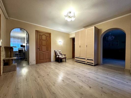 Продам трехкомнатную (3-комн.) квартиру, Свободы ул, 133а, Киров г