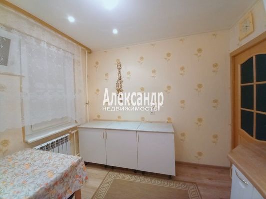 Продам трехкомнатную (3-комн.) квартиру, 31, Романовка п