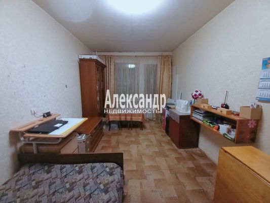 Продам трехкомнатную (3-комн.) квартиру, 31, Романовка п