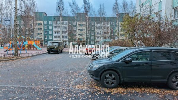Продам трехкомнатную (3-комн.) квартиру, 31, Романовка п