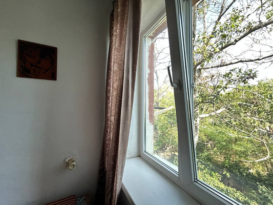 Продам двухкомнатную (2-комн.) квартиру, Володарского ул, 15, Феодосия г