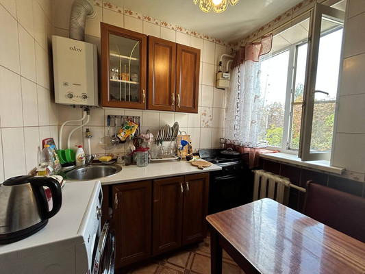 Продам двухкомнатную (2-комн.) квартиру, Володарского ул, 15, Феодосия г