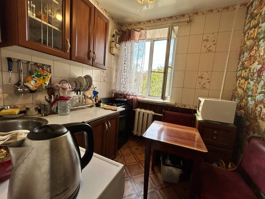 Продам двухкомнатную (2-комн.) квартиру, Володарского ул, 15, Феодосия г
