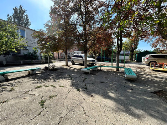 Продам двухкомнатную (2-комн.) квартиру, Володарского ул, 15, Феодосия г