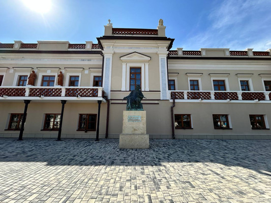 Продам двухкомнатную (2-комн.) квартиру, Володарского ул, 15, Феодосия г