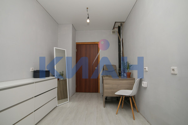 Продам однокомнатную (1-комн.) квартиру, Шахтеров ул, 66, Красноярск г