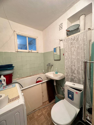 Продам двухкомнатную (2-комн.) квартиру, Свердлова ул, 39, Октябрьский г