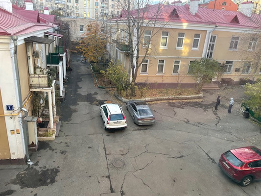 Продам однокомнатную (1-комн.) квартиру, Воротниковский пер, 7к4, Москва г
