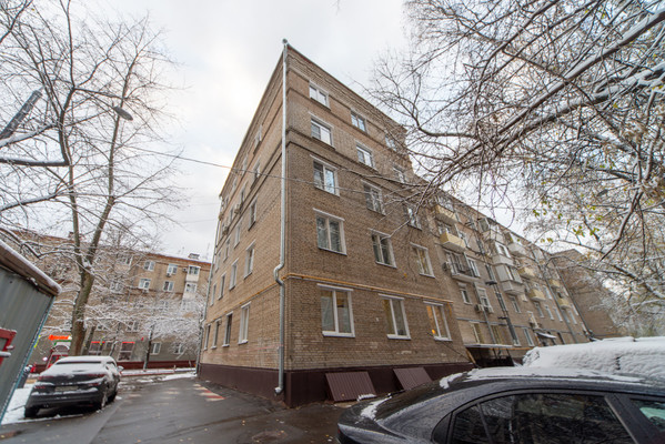 Продам трехкомнатную (3-комн.) квартиру, Юннатов ул, 6к1, Москва г