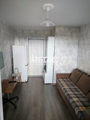 Продам комнату в 6-комн. квартире, Гражданский пр-кт, 128к2, Санкт-Петербург г