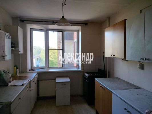 Продам комнату в 6-комн. квартире, Гражданский пр-кт, 128к2, Санкт-Петербург г