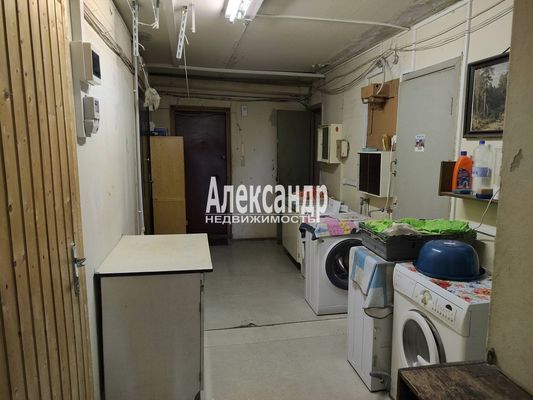 Продам комнату в 6-комн. квартире, Гражданский пр-кт, 128к2, Санкт-Петербург г