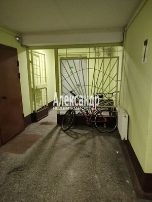 Продам комнату в 6-комн. квартире, Гражданский пр-кт, 128к2, Санкт-Петербург г