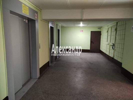 Продам комнату в 6-комн. квартире, Гражданский пр-кт, 128к2, Санкт-Петербург г