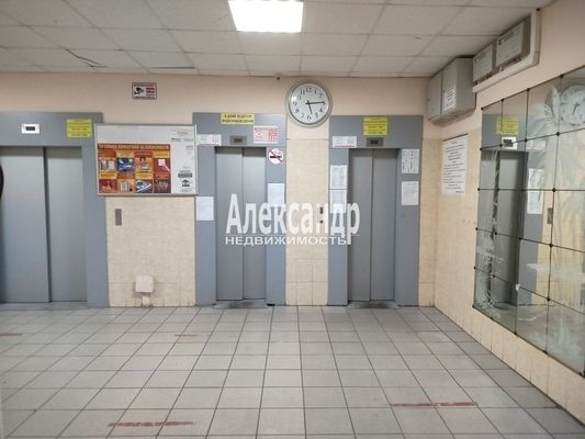 Продам комнату в 6-комн. квартире, Гражданский пр-кт, 128к2, Санкт-Петербург г